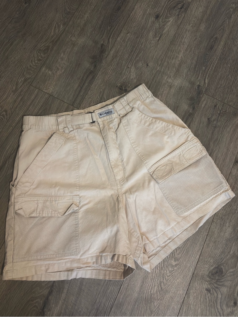 Columbia Men’s Khaki Cargo Shorts